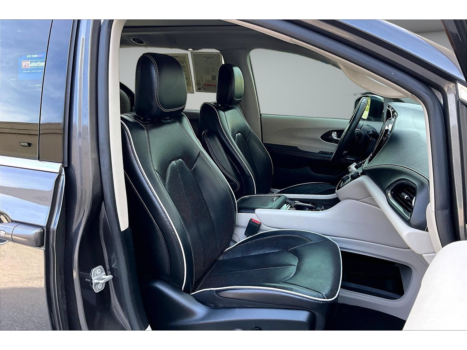 Used 2022 Chrysler Pacifica Limited FWD image 51