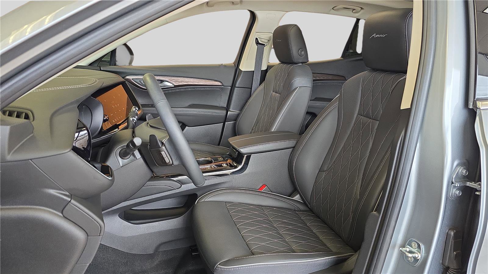 Used 2023 Buick Envision Avenir image 11