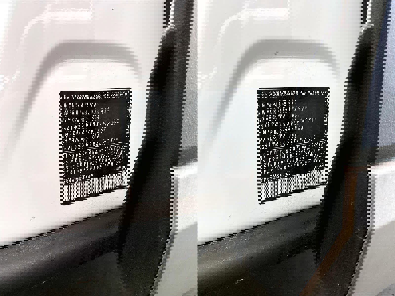 Certified 2025 Volkswagen Tiguan SE FWD image 32