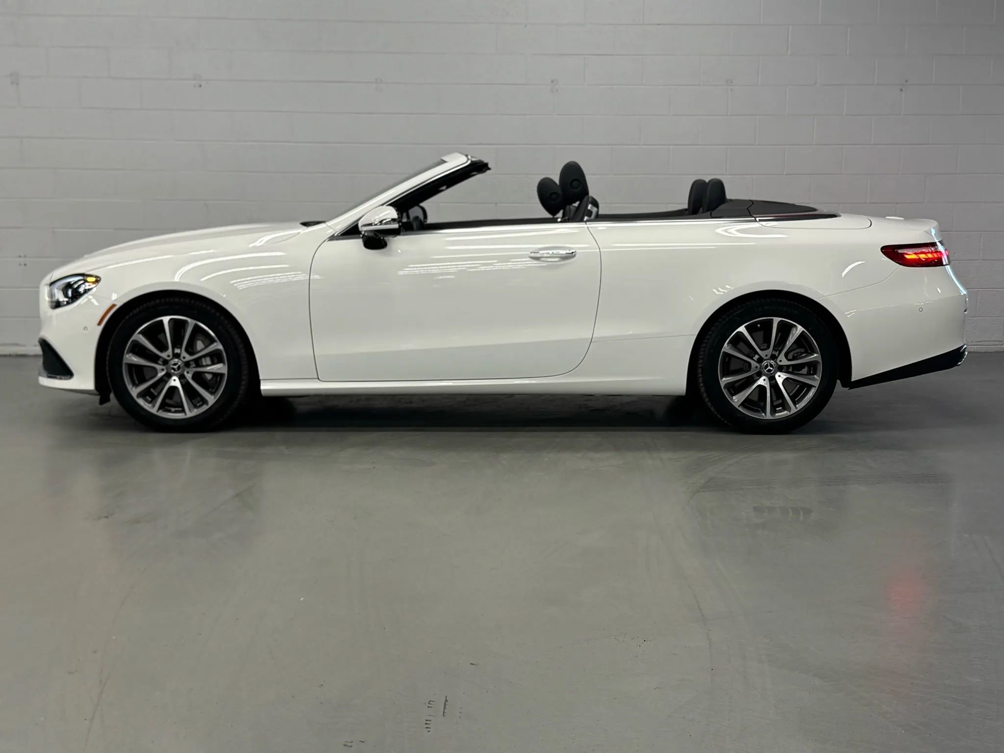 Used 2023 Mercedes-Benz E 450 Cabriolet image 3