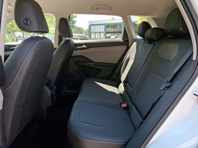 Used 2024 Volkswagen Taos SE FWD image 12