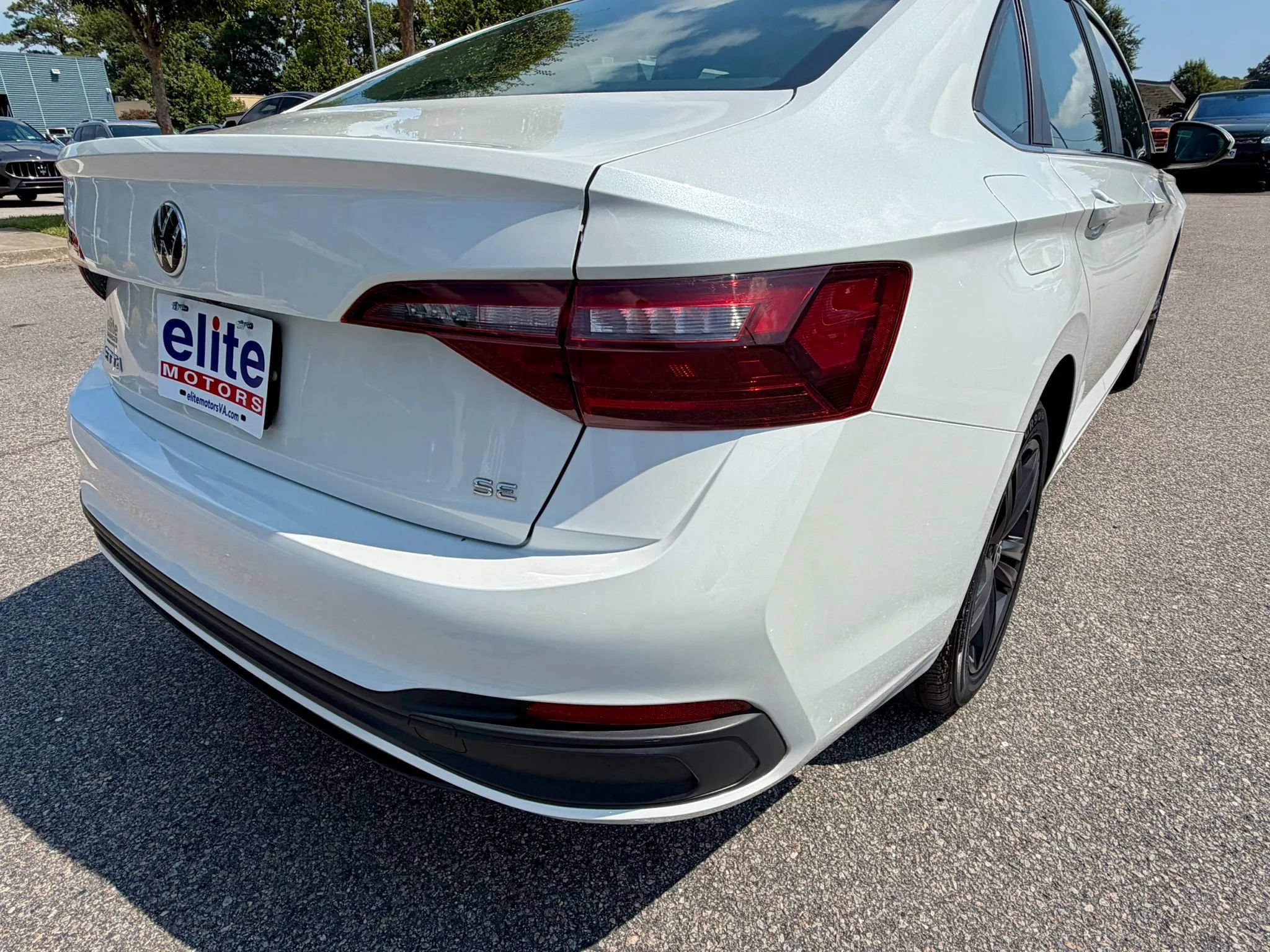 Used 2023 Volkswagen Jetta SE w/ Panoramic Sunroof Package FWD image 15