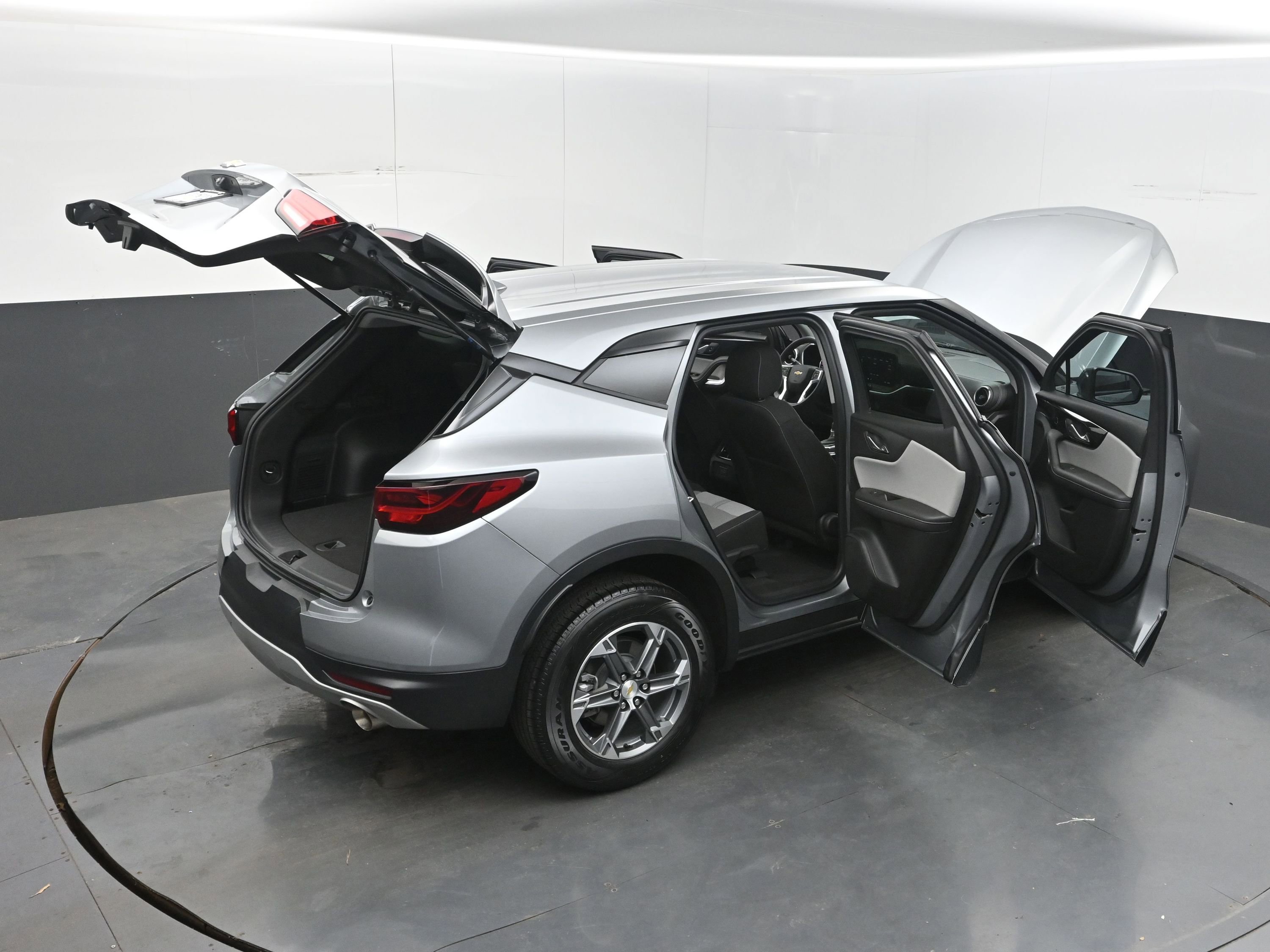 Used 2023 Chevrolet Blazer LT FWD image 46