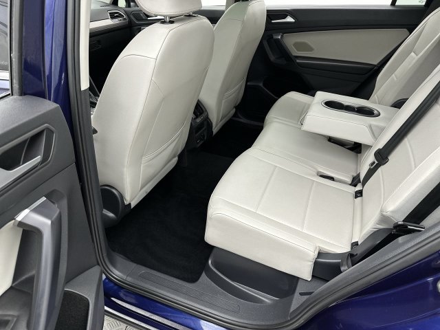 Used 2021 Volkswagen Tiguan SEL w/ 2-Row Tiguan MDO Package AWD/4WD image 23