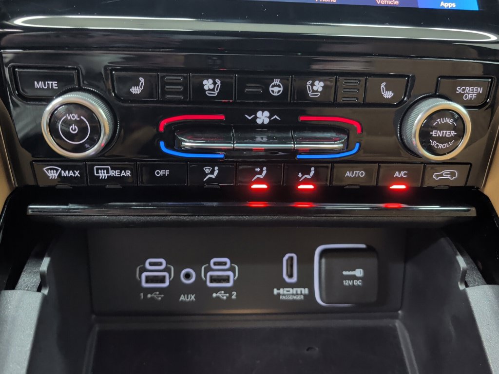 Used 2023 Jeep Grand Cherokee Summit AWD/4WD image 22