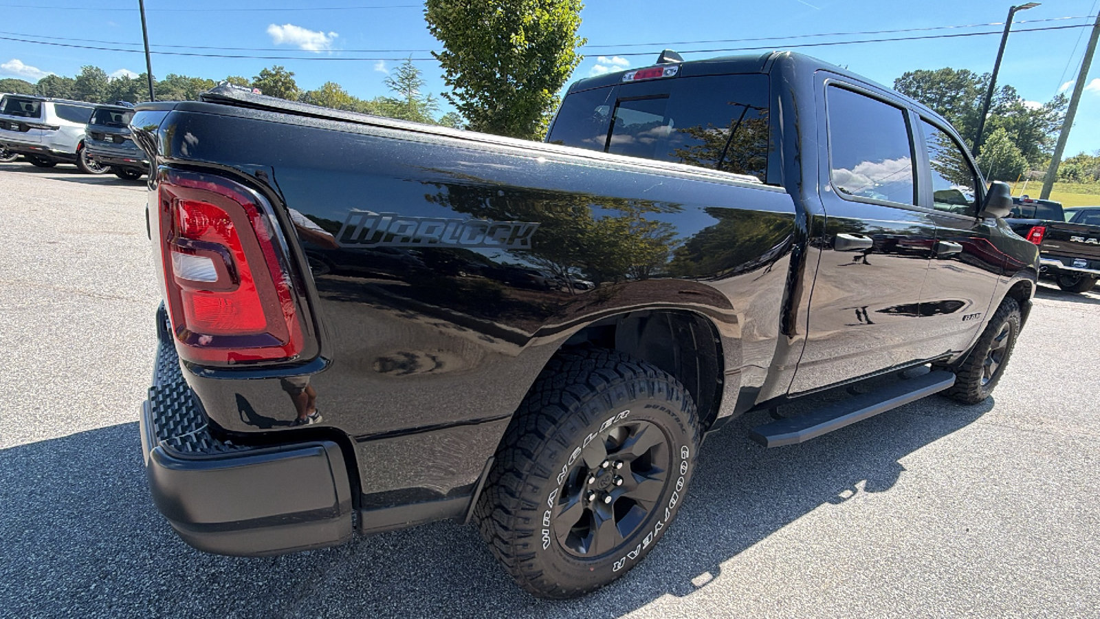 Used 2025 RAM 1500 Warlock AWD/4WD image 8
