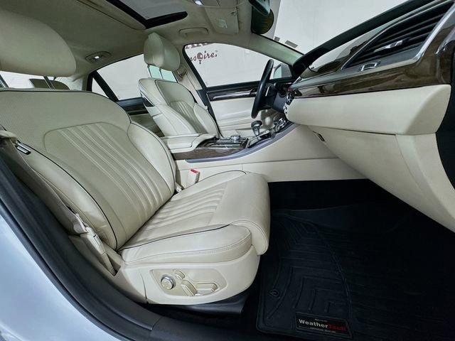 Used 2017 Genesis G90 3.3T Premium image 34