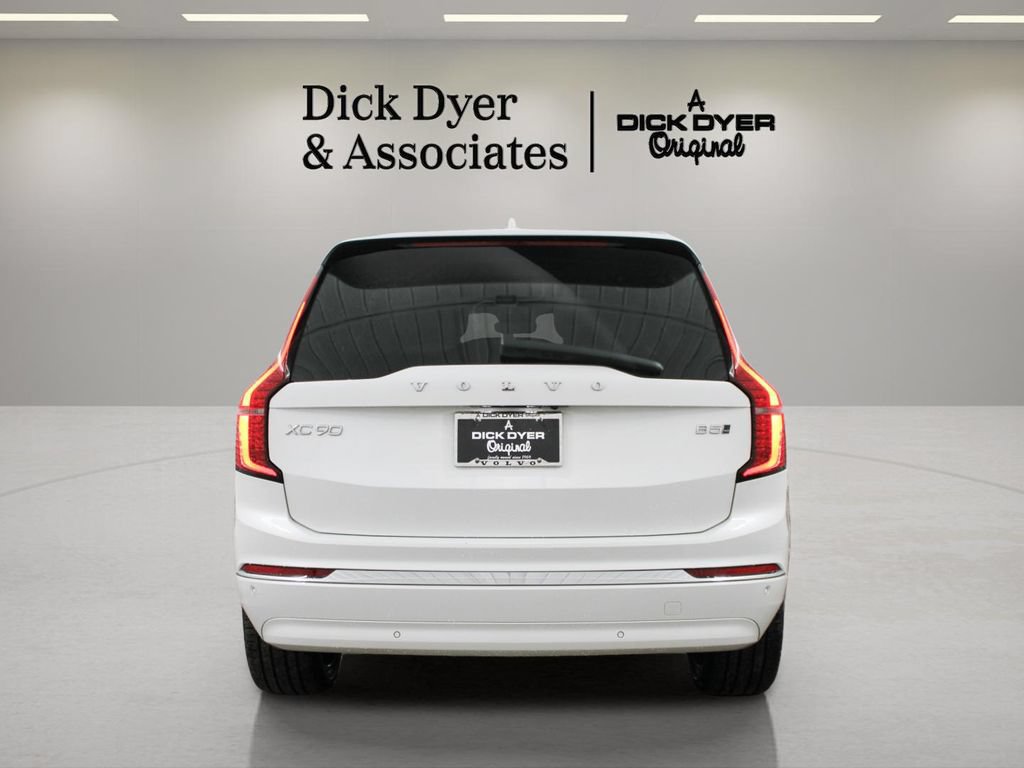 Certified 2025 Volvo XC90 B5 Ultra AWD/4WD image 10