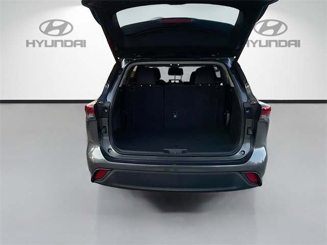 Used 2023 Toyota Highlander L image 25