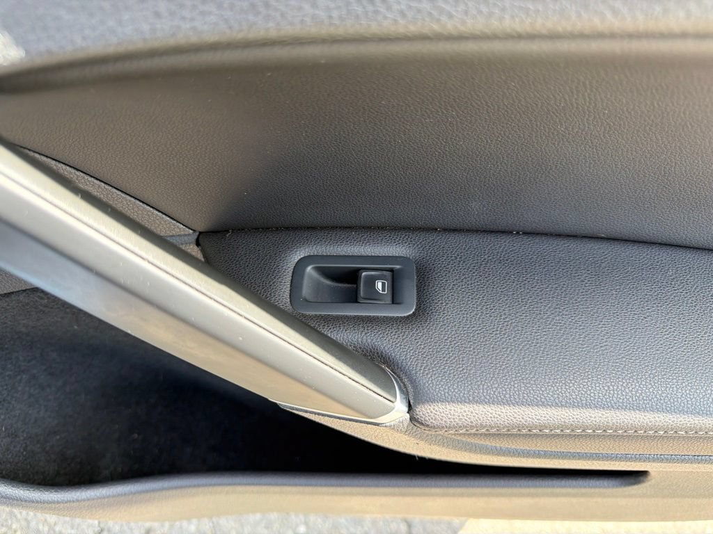 Used 2015 Volkswagen Golf TDI SE FWD image 13