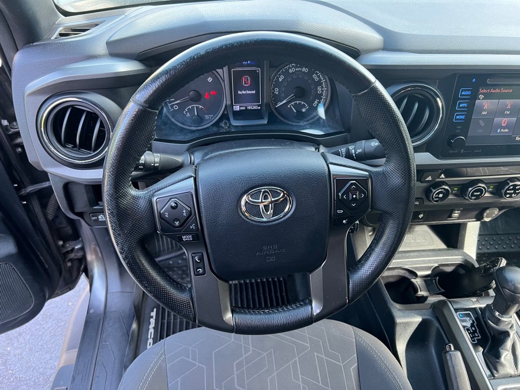 Used 2017 Toyota Tacoma TRD Off-Road image 46