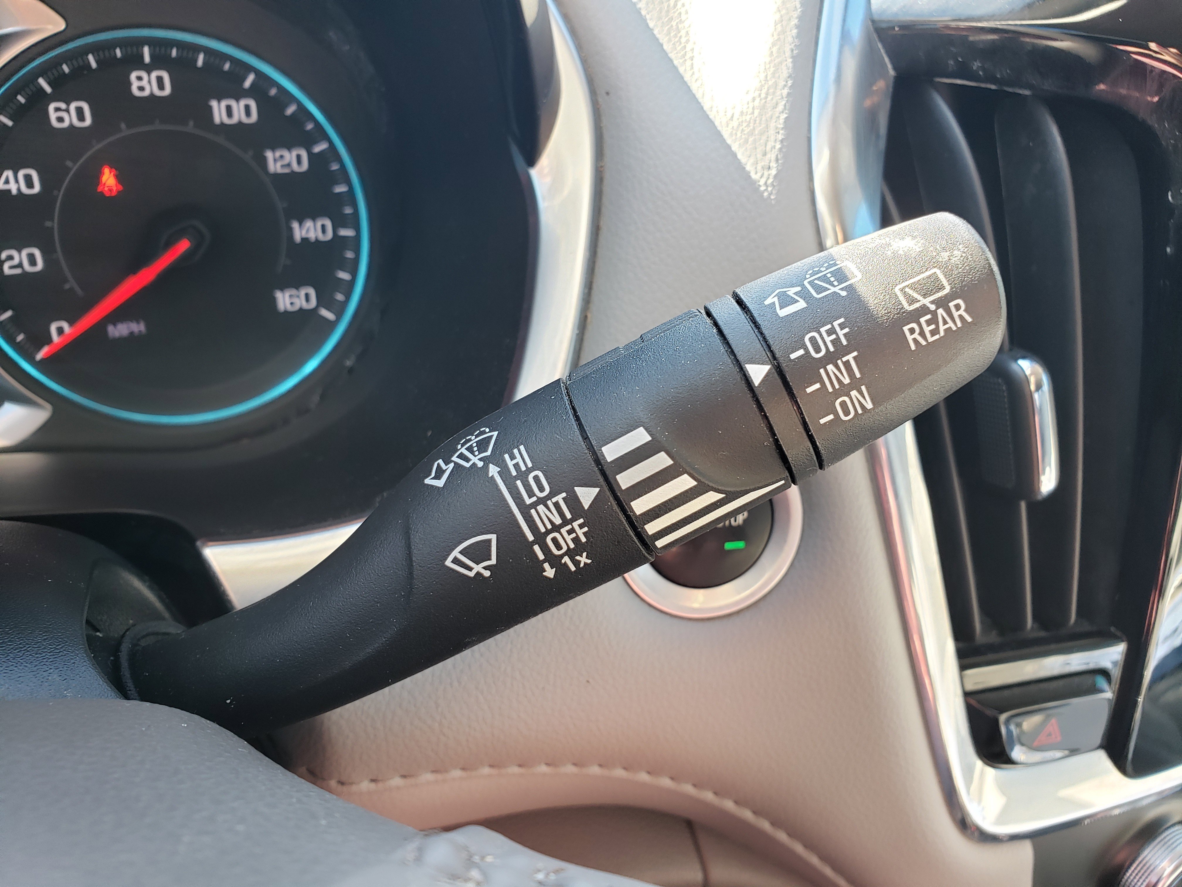 Used 2019 Chevrolet Traverse LT image 16