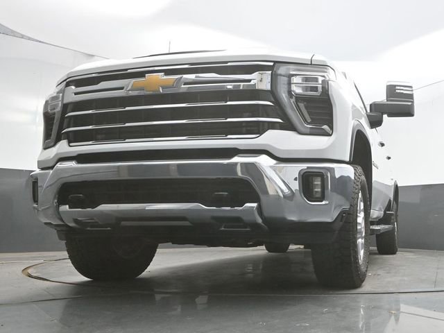 Used 2024 Chevrolet Silverado 2500 LTZ image 32
