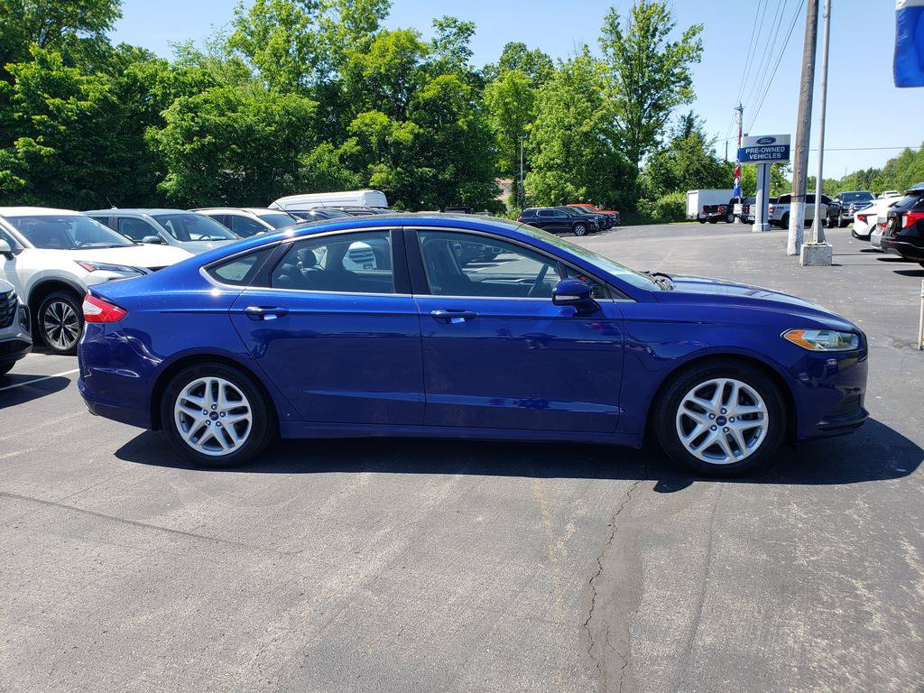 Used 2015 Ford Fusion SE FWD image 4