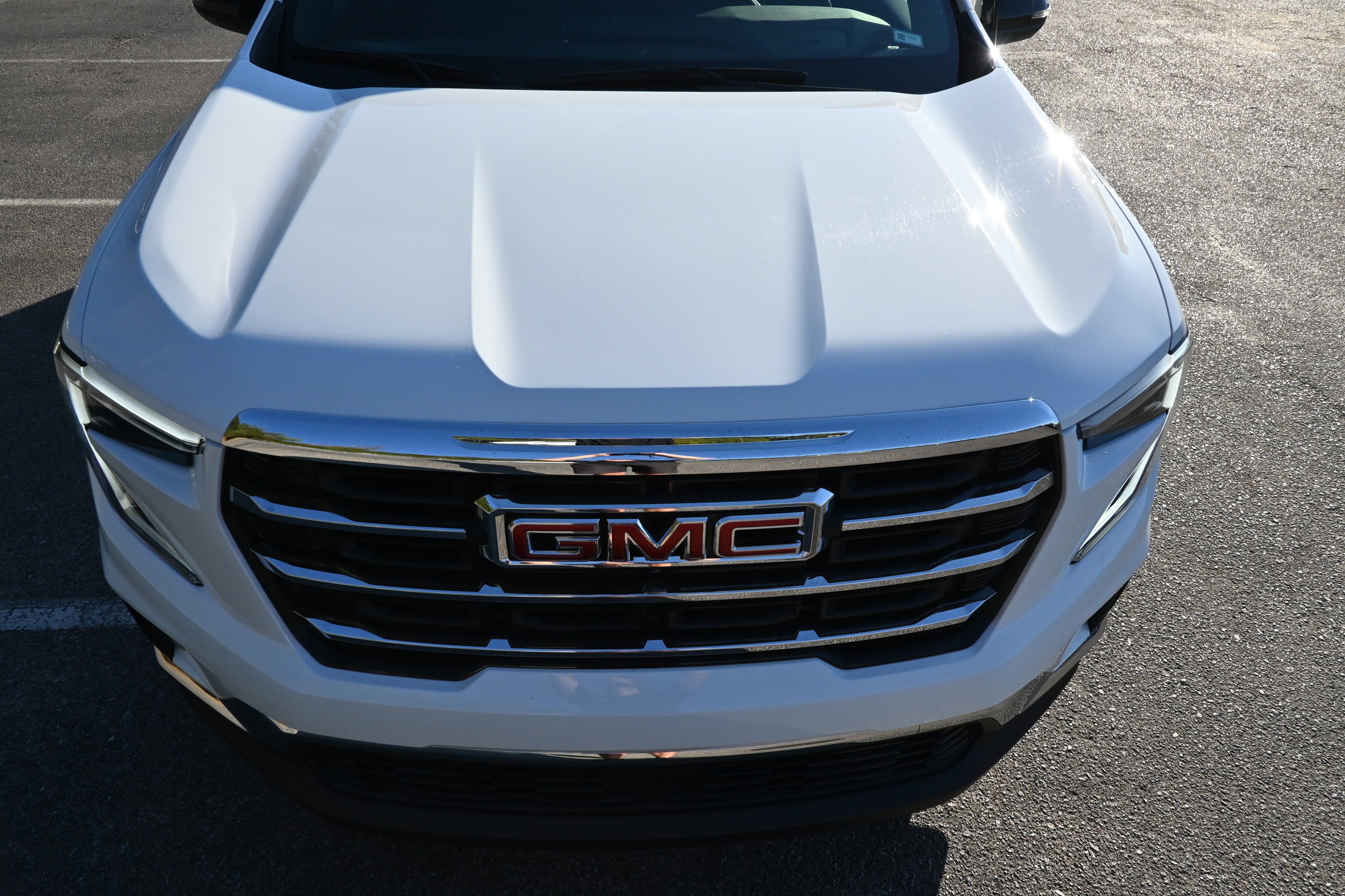 Used 2025 GMC Acadia Elevation image 12