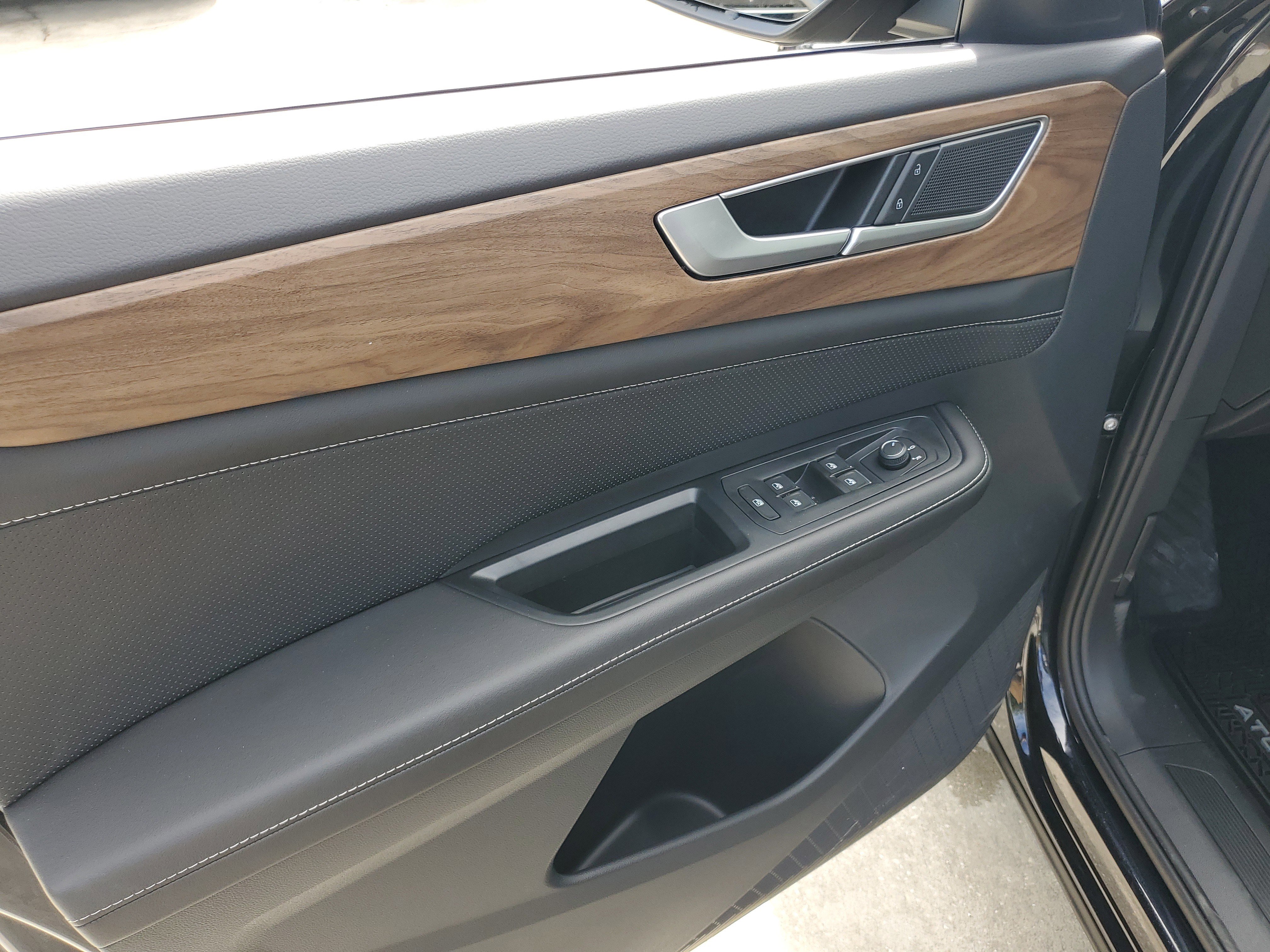 New 2026 Volkswagen Atlas SE image 13