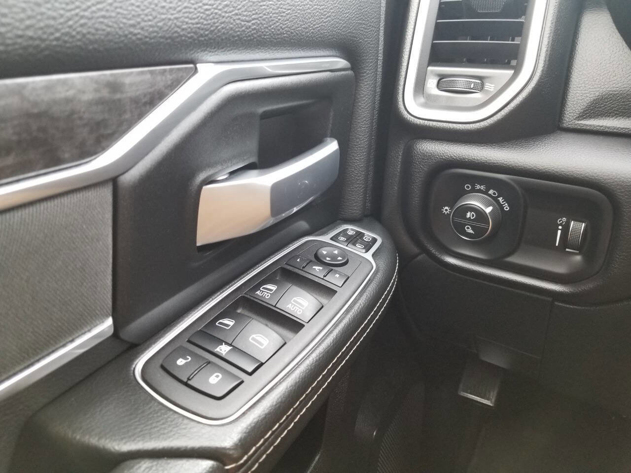 Certified 2024 RAM 2500 Big Horn w/ Safety Group image 31