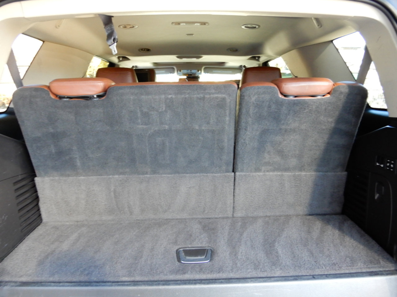 Used 2016 Cadillac Escalade Luxury image 9