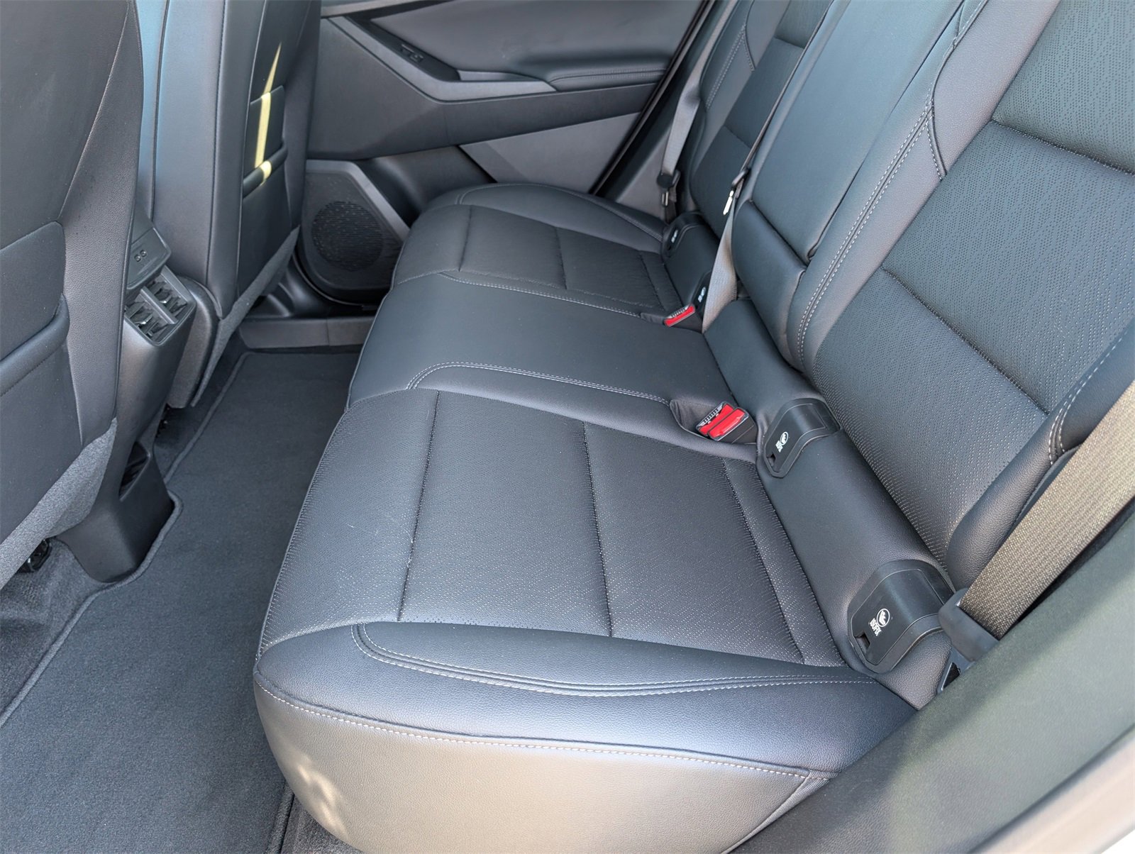 Used 2025 Chevrolet Equinox LT w/ Convenience Package II image 16