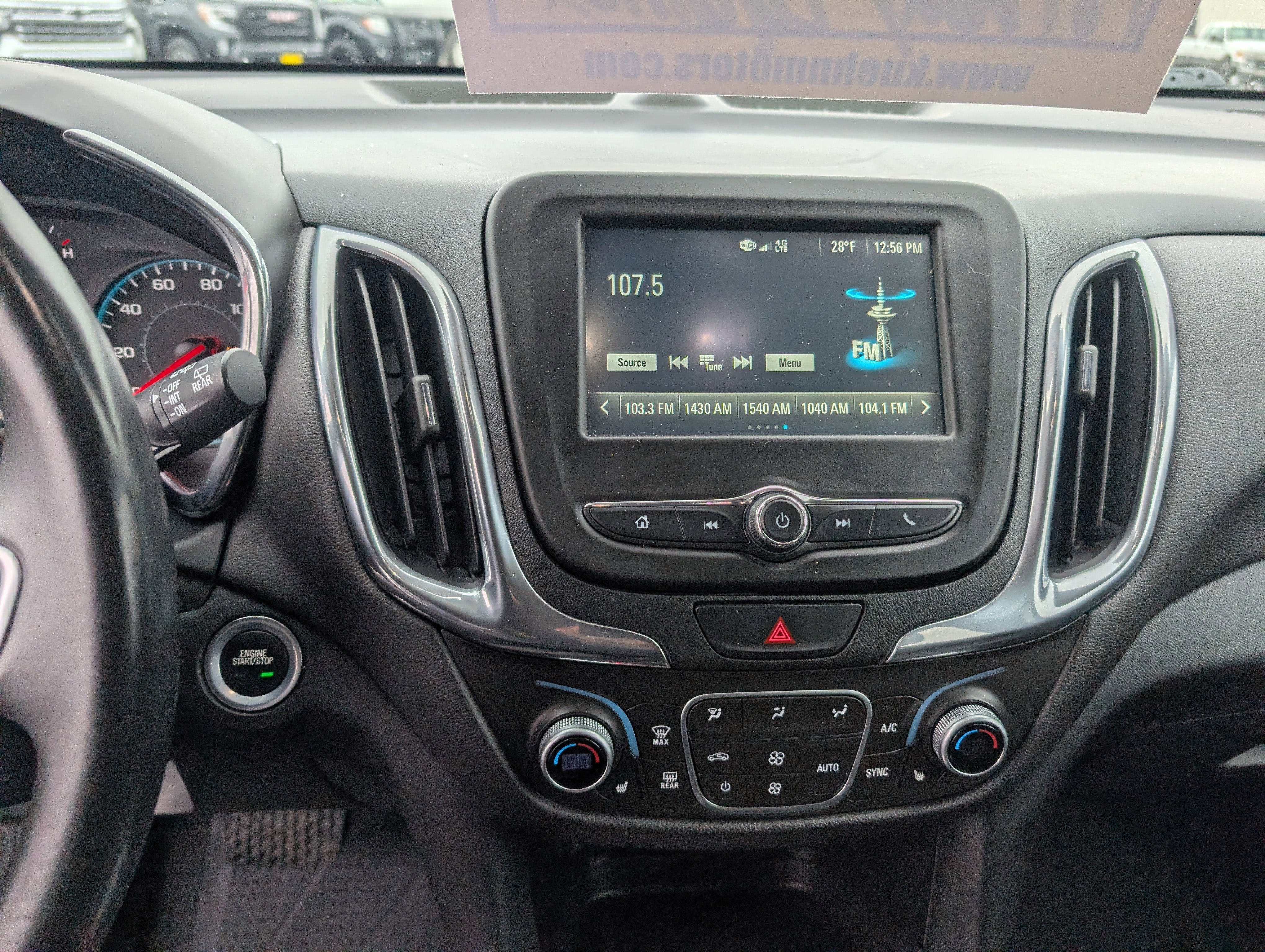 Used 2018 Chevrolet Equinox LT w/ LPO, Floor Liner Package image 19