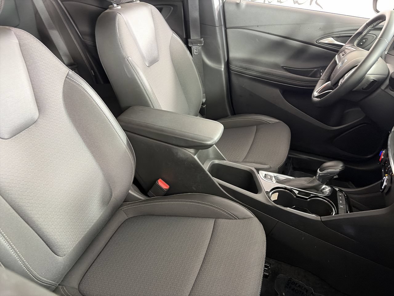 Used 2025 Buick Encore GX Preferred AWD/4WD image 25