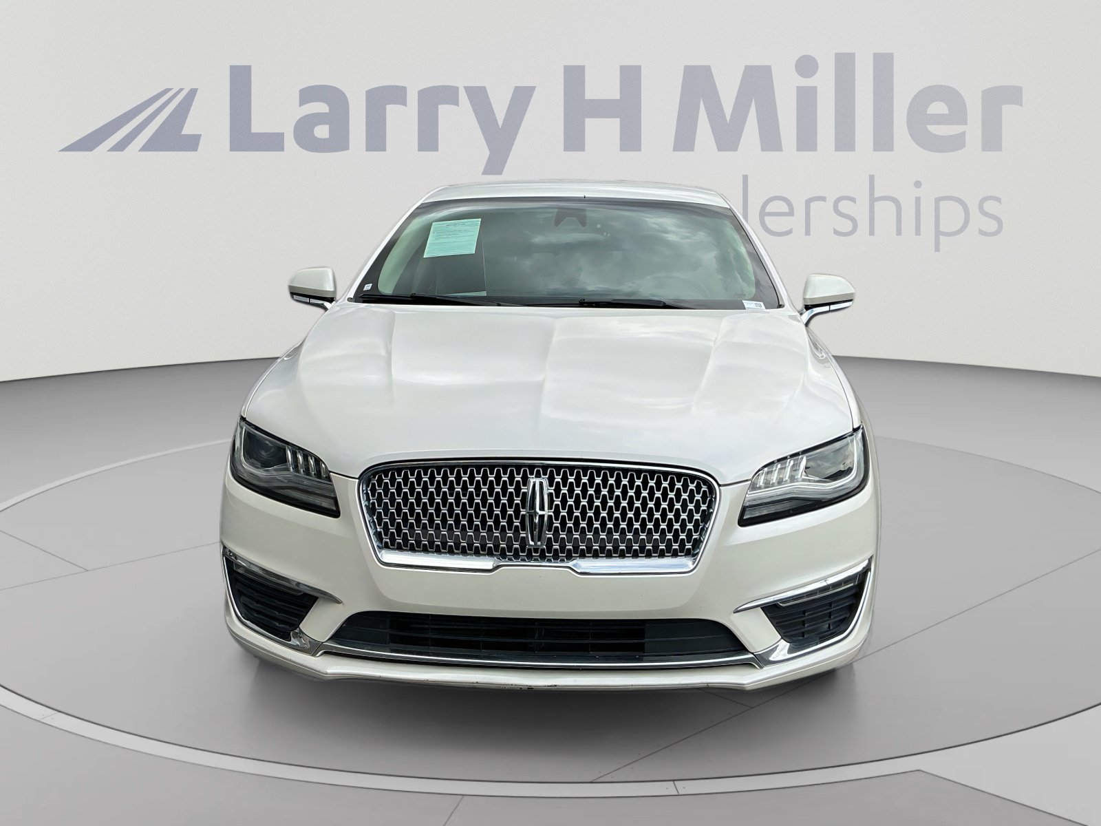 Used 2019 Lincoln MKZ Premiere FWD image 8