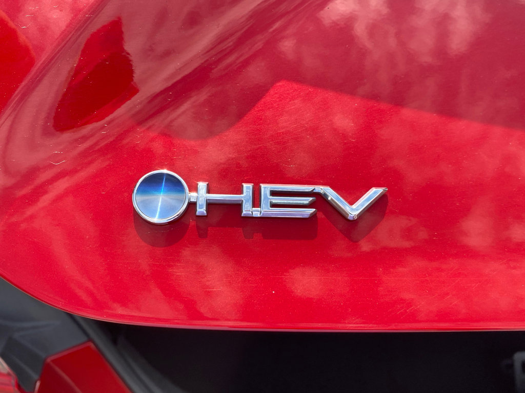 Used 2025 Toyota Camry SE image 11