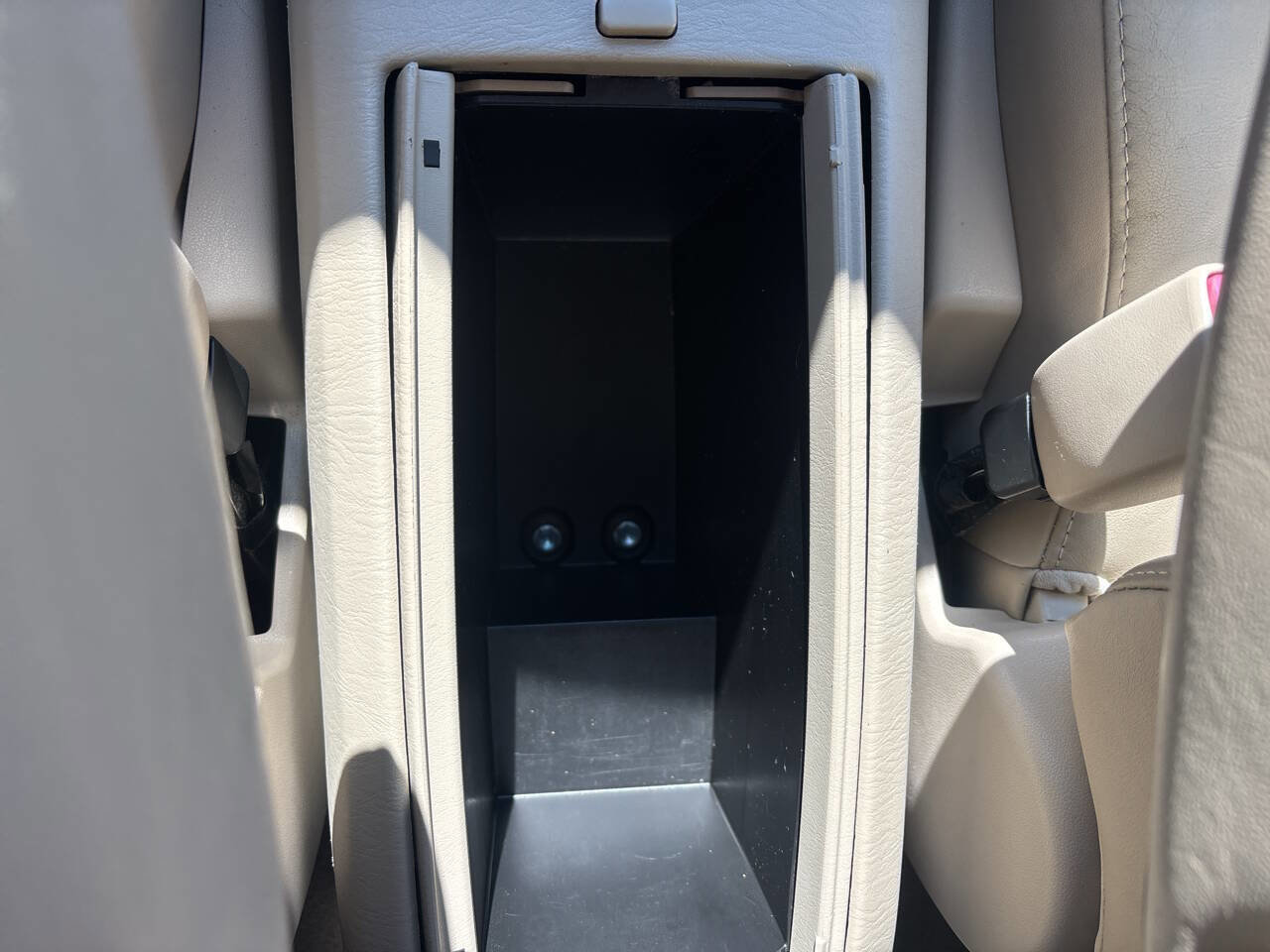 Used 2005 Toyota Highlander Limited image 40