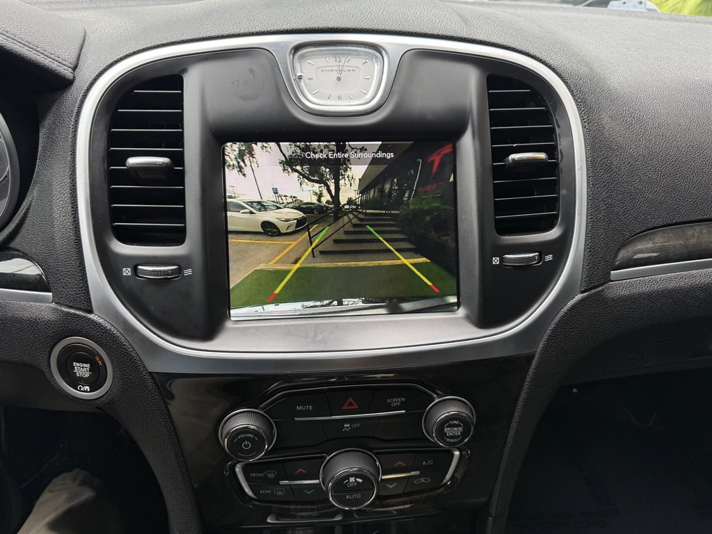 Used 2020 Chrysler 300 Limited image 29