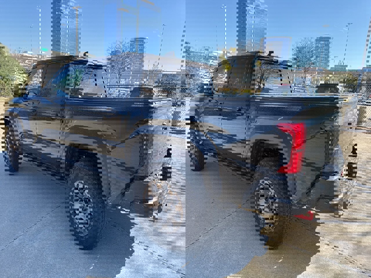 Used 2025 Toyota Tacoma Trailhunter image 3