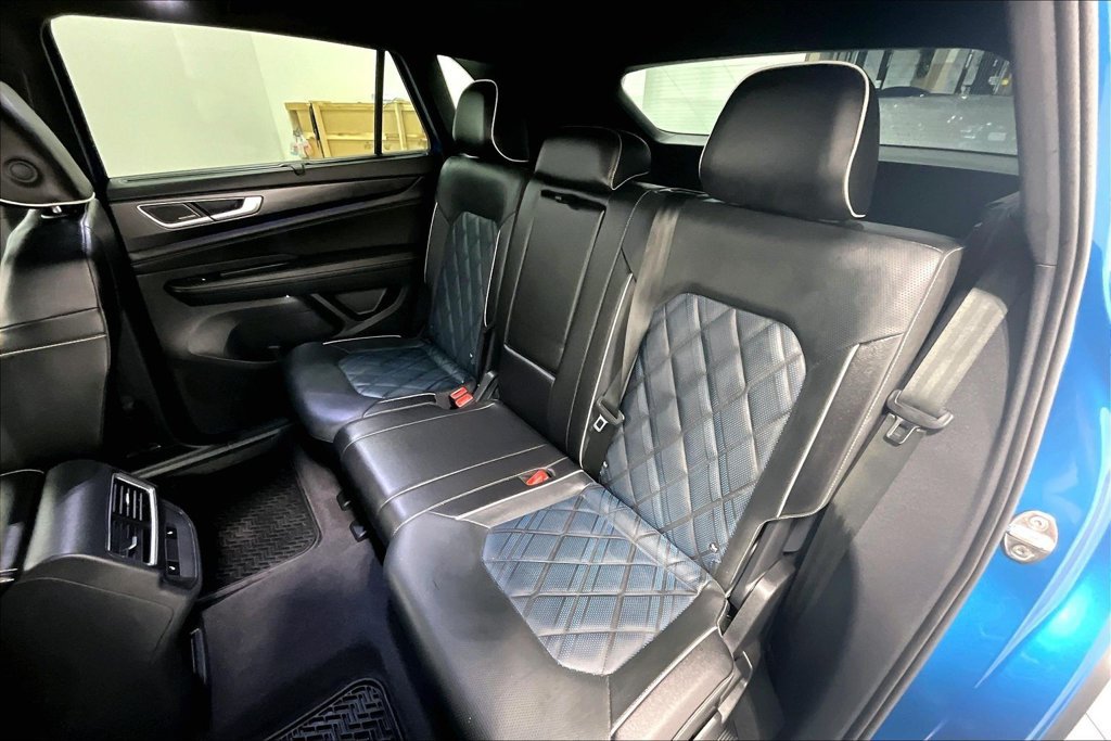 Used 2024 Volkswagen Atlas Cross Sport SEL Premium R-Line AWD/4WD image 32