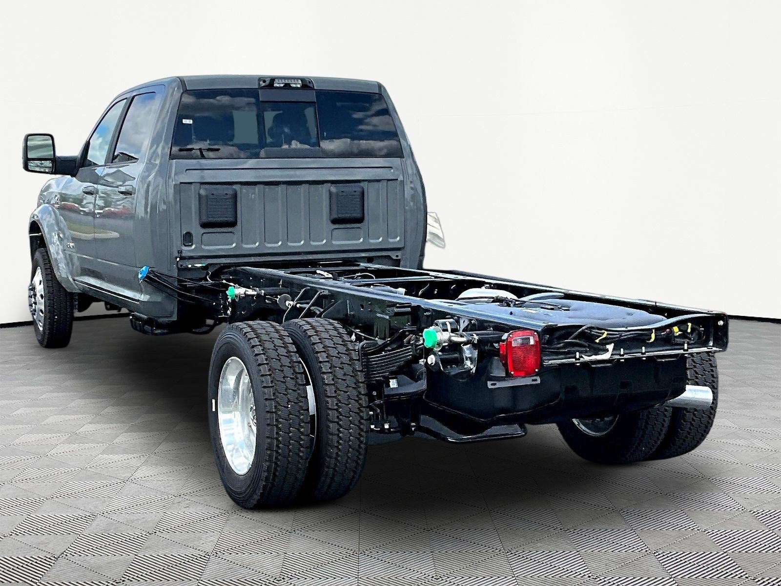 New 2027 RAM 5500 4x4 Crew Cab w/ Laramie Trim Package image 4