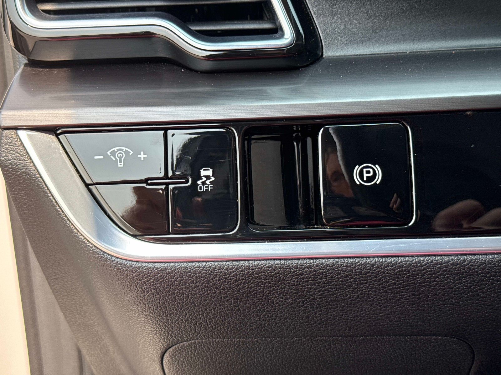 Used 2023 Kia Sportage EX FWD image 32