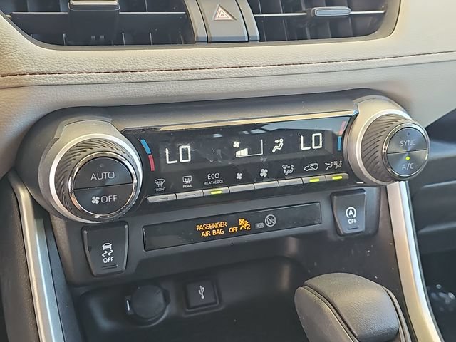 Used 2021 Toyota RAV4 XLE w/ Convenience Package FWD image 24