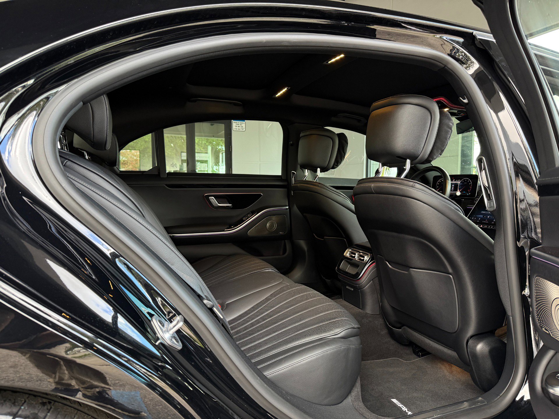 Used 2022 Mercedes-Benz S 500 4MATIC w/ AMG Line Package image 28