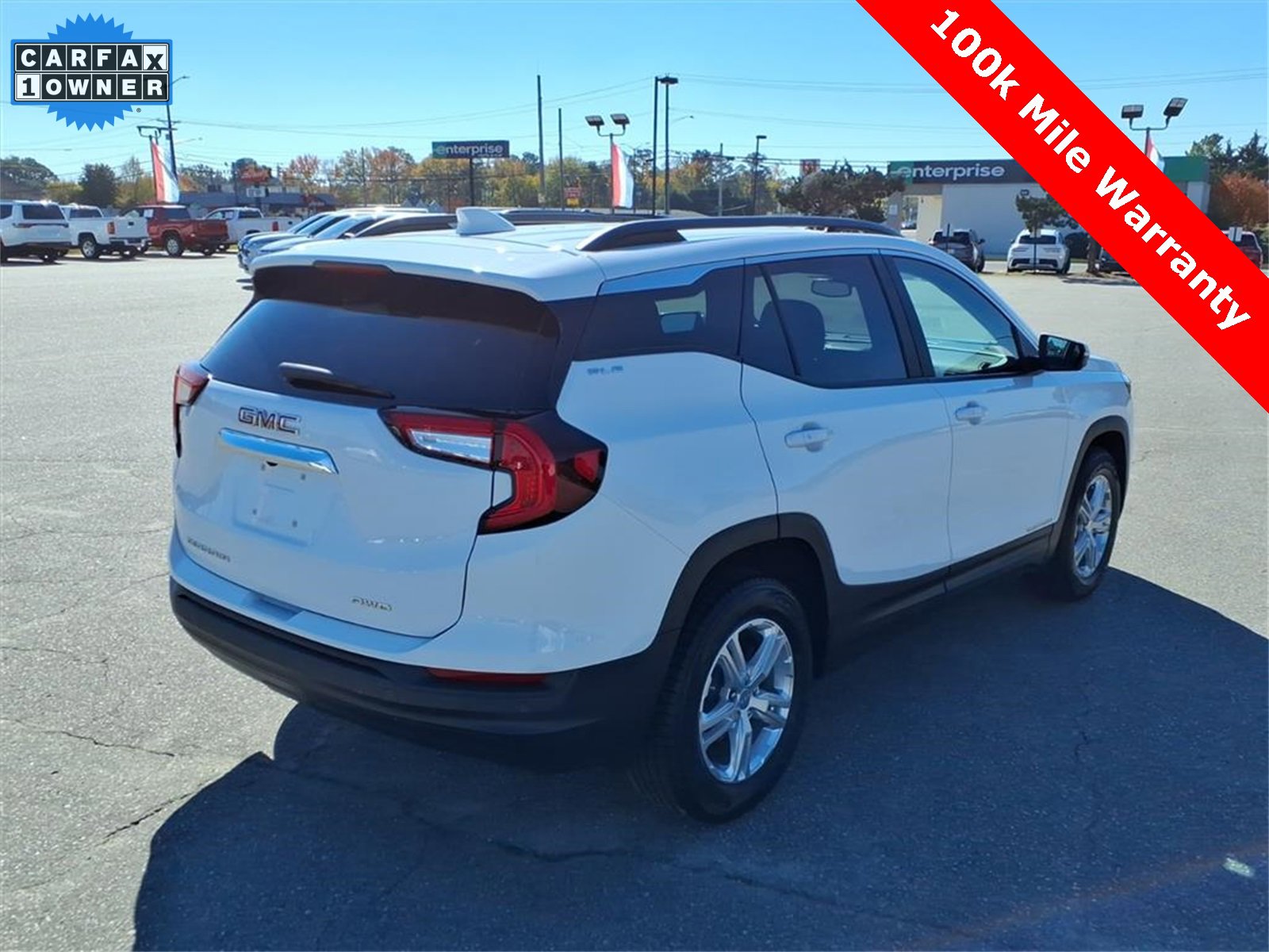 Used 2023 GMC Terrain SLE w/ Driver Convenience Package image 5