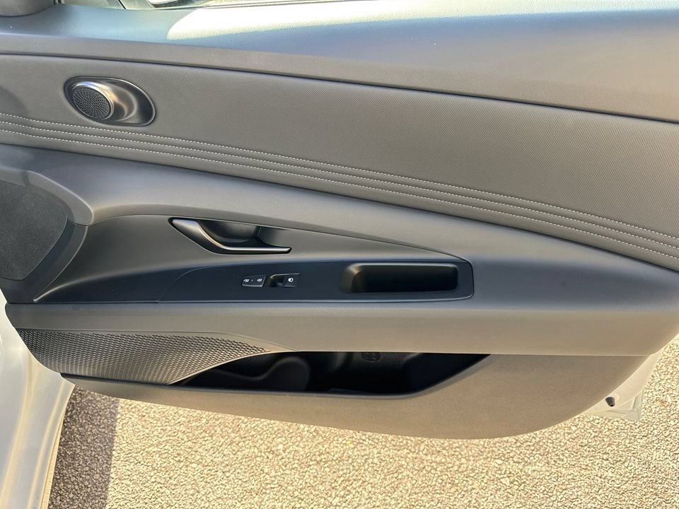 New 2026 Hyundai Elantra SEL Sport FWD image 15