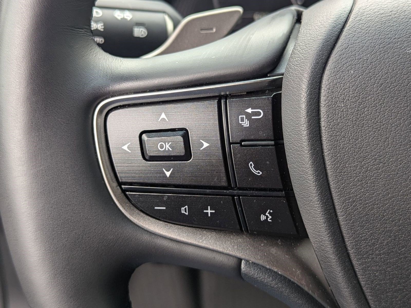 Certified 2025 Lexus ES 300h w/ Luxury Package image 27