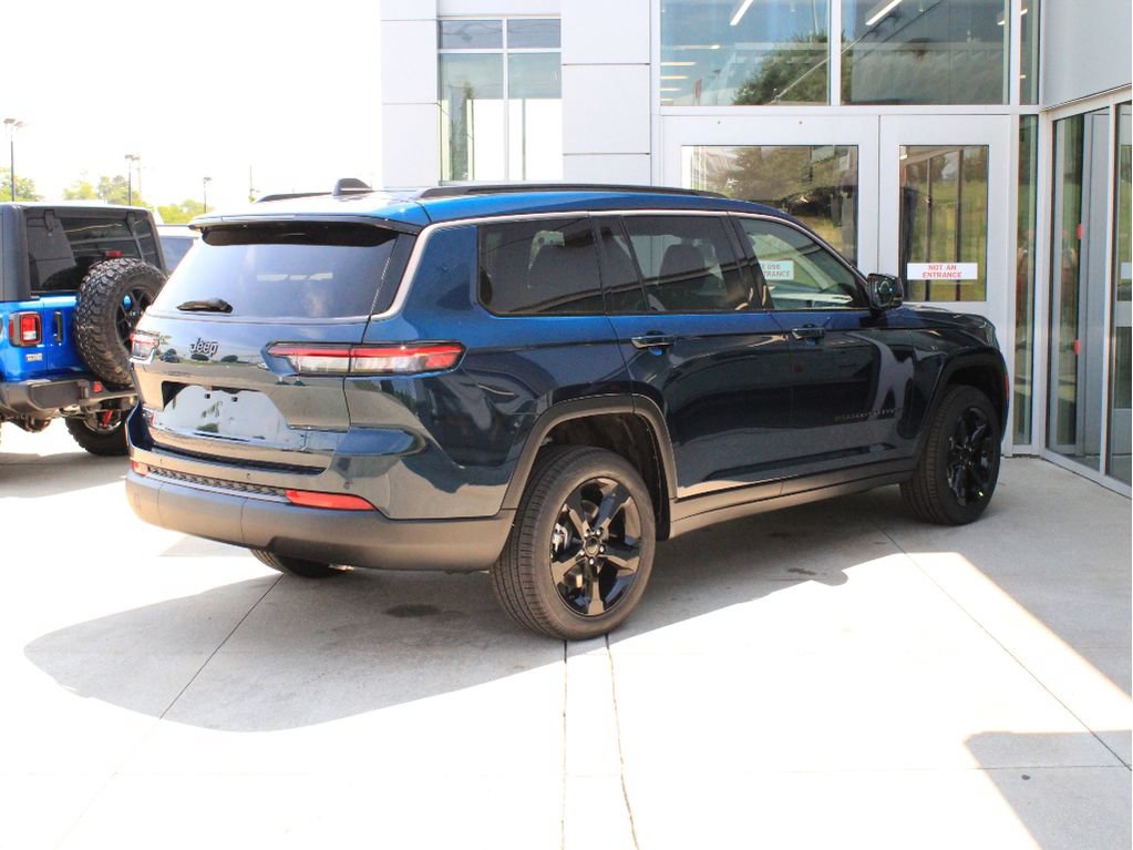 New 2026 Jeep Grand Cherokee L Limited w/ Limited Altitude Package AWD/4WD image 6