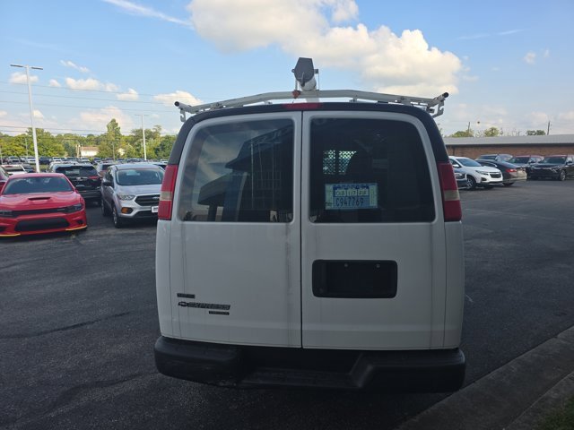 Used 2011 Chevrolet Express 2500 image 4