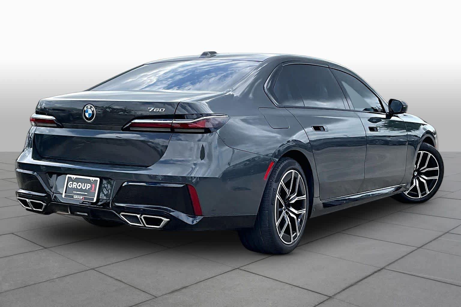 Used 2023 BMW 760i xDrive w/ Executive Package AWD/4WD image 12