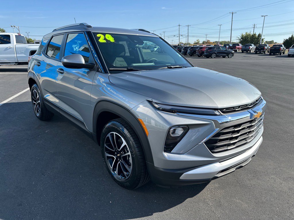 Used 2024 Chevrolet TrailBlazer LT image 3
