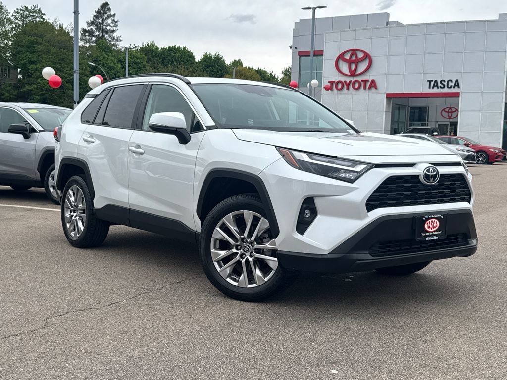 Used 2025 Toyota RAV4 XLE Premium w/ Weather Package AWD/4WD image 1