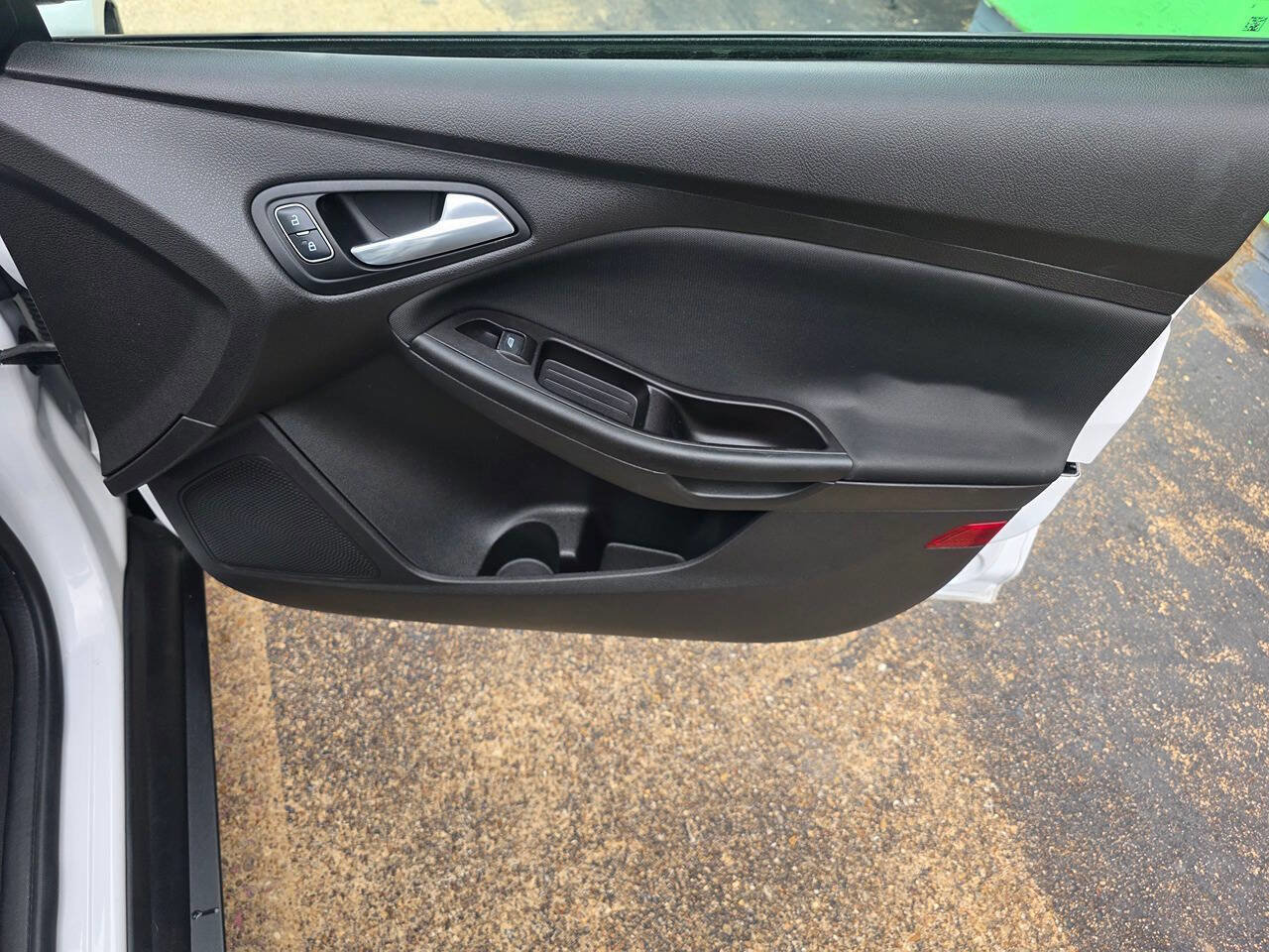 Used 2018 Ford Focus SE image 19