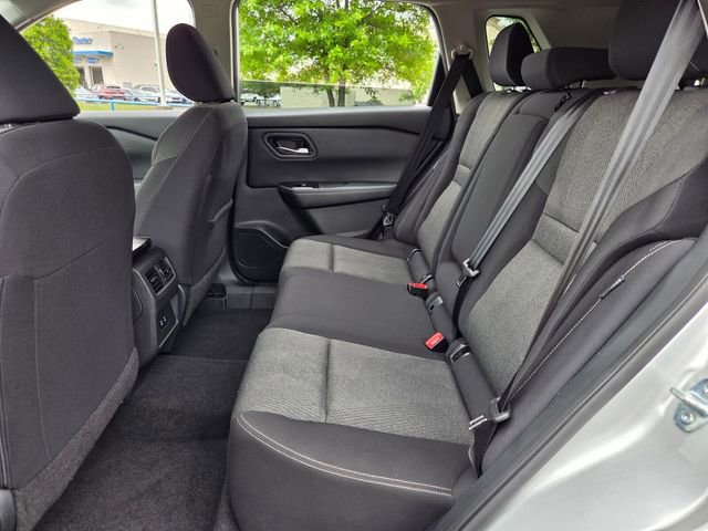 Used 2024 Nissan Rogue SV FWD image 11