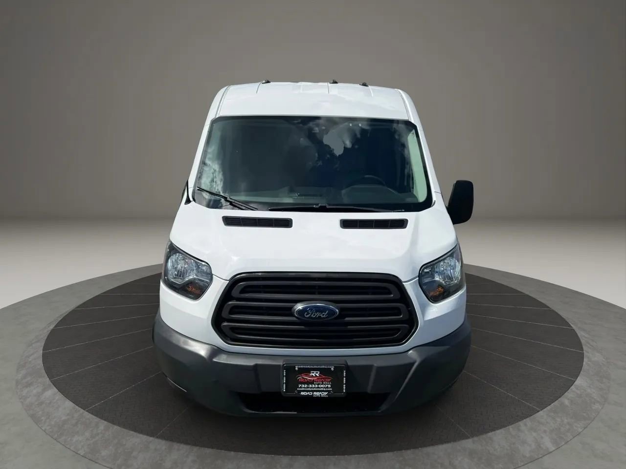 Used 2018 Ford Transit 250 148 Medium Roof RWD image 4