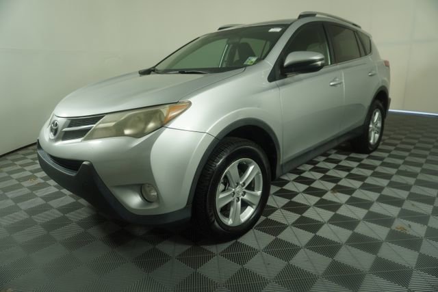 Used 2013 Toyota RAV4 XLE FWD image 3