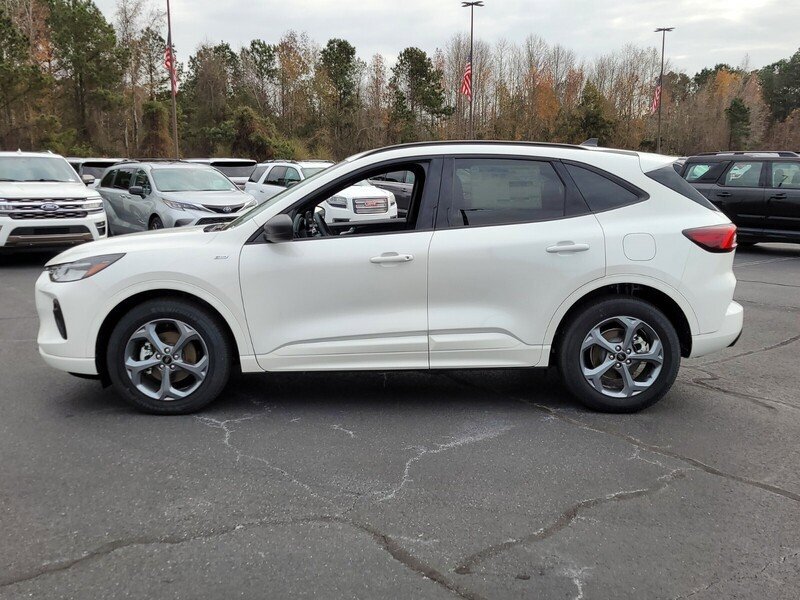 Used 2024 Ford Escape ST-Line w/ Equipment Group 301A FWD image 4