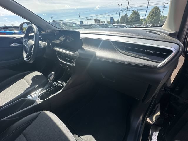 Used 2024 Buick Encore GX Preferred AWD/4WD image 31