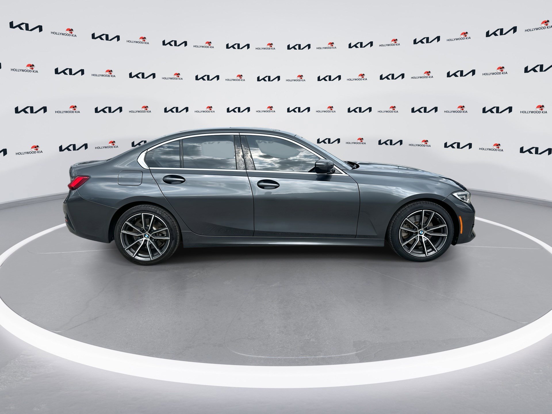 Used 2019 BMW 330i Sedan w/ Convenience Package RWD image 9